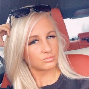 Meet your Posher, Whitney